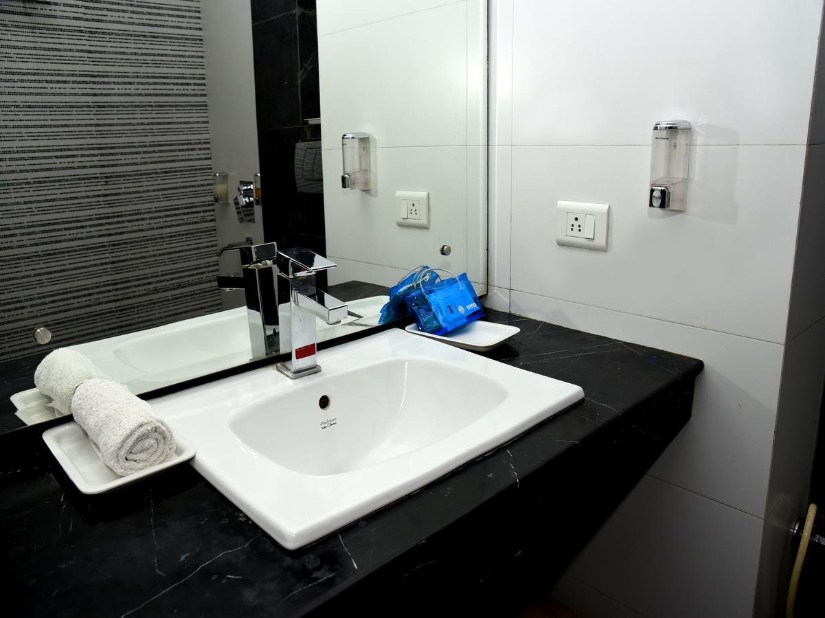 Landmark Hotel Chandīgarh Екстериор снимка